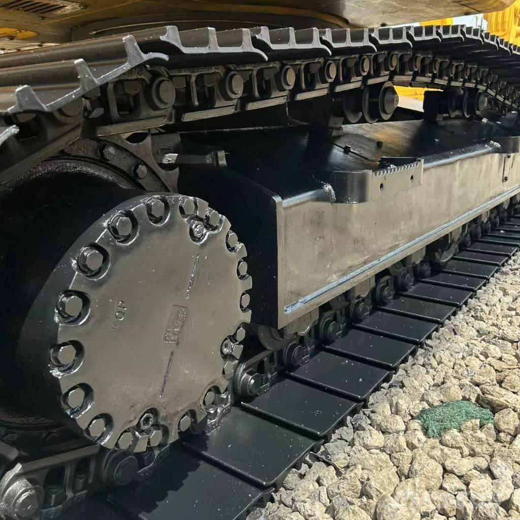 Komatsu PC 200-8 Pelle sur chenilles
