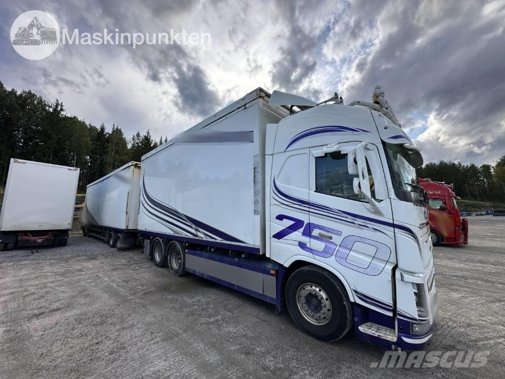 Volvo FH 16 750 Camion pour copeaux de bois