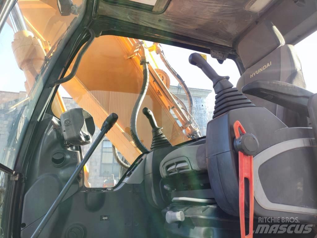 Hyundai R220NLC-9A Pelle sur chenilles
