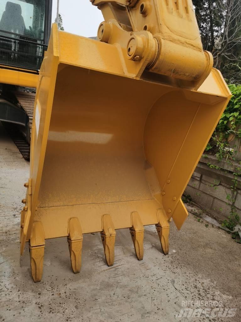 Komatsu PC 220-7 Pelle sur chenilles
