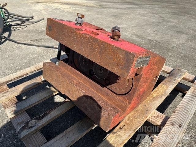 ABI UCHWYT GRODZIC Enfonce pieu hydraulique