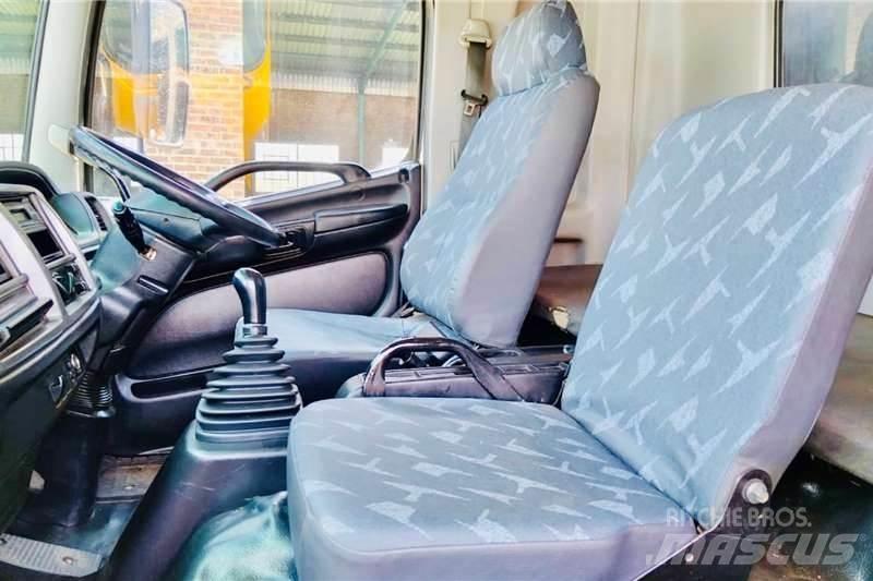 Hino 500 1627 Autre camion