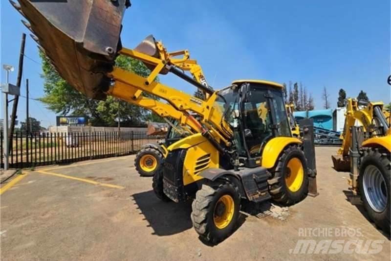Dezzi CMI 4X4 TLB Tractopelle