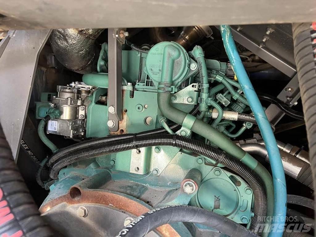 Volvo P 6870D Finisseur