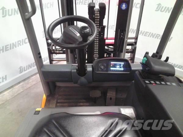 Jungheinrich EFG 220 Chariots élévateurs électriques