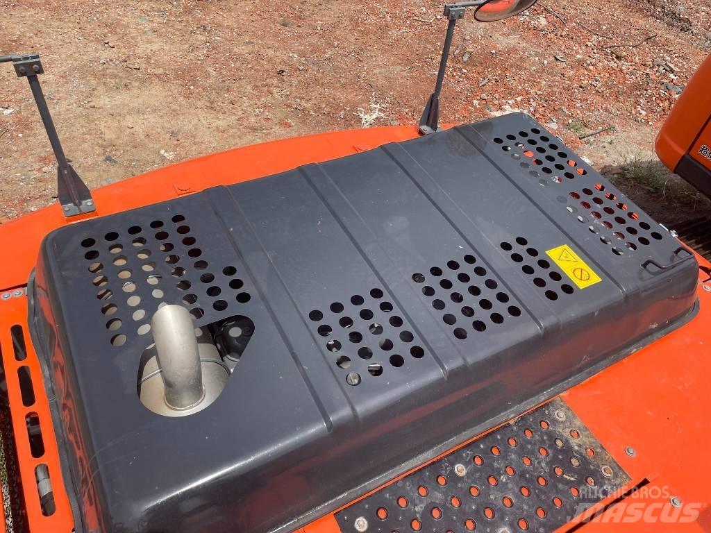 Hitachi ZX200 Pelle sur chenilles
