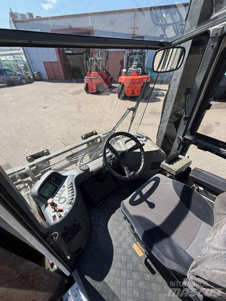 SMV 11-915 AV Chariots diesel