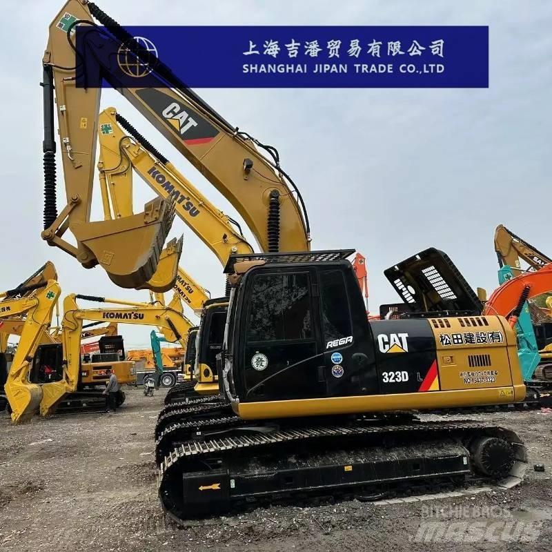 CAT 323 D Pelle sur chenilles