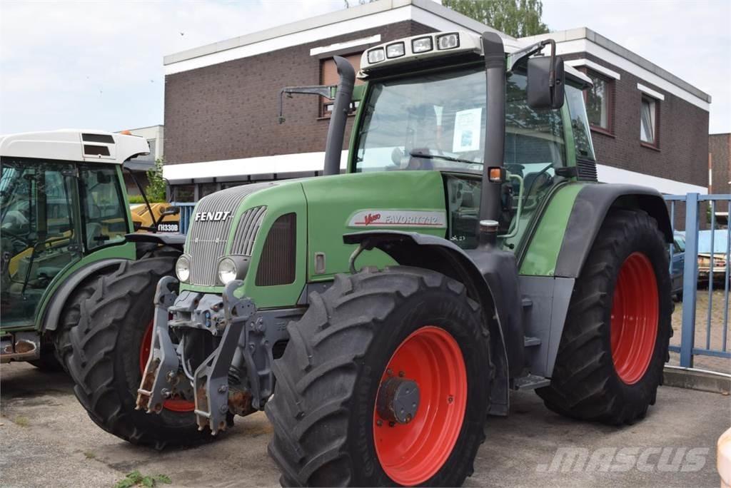 Fendt 712 Vario Tracteur