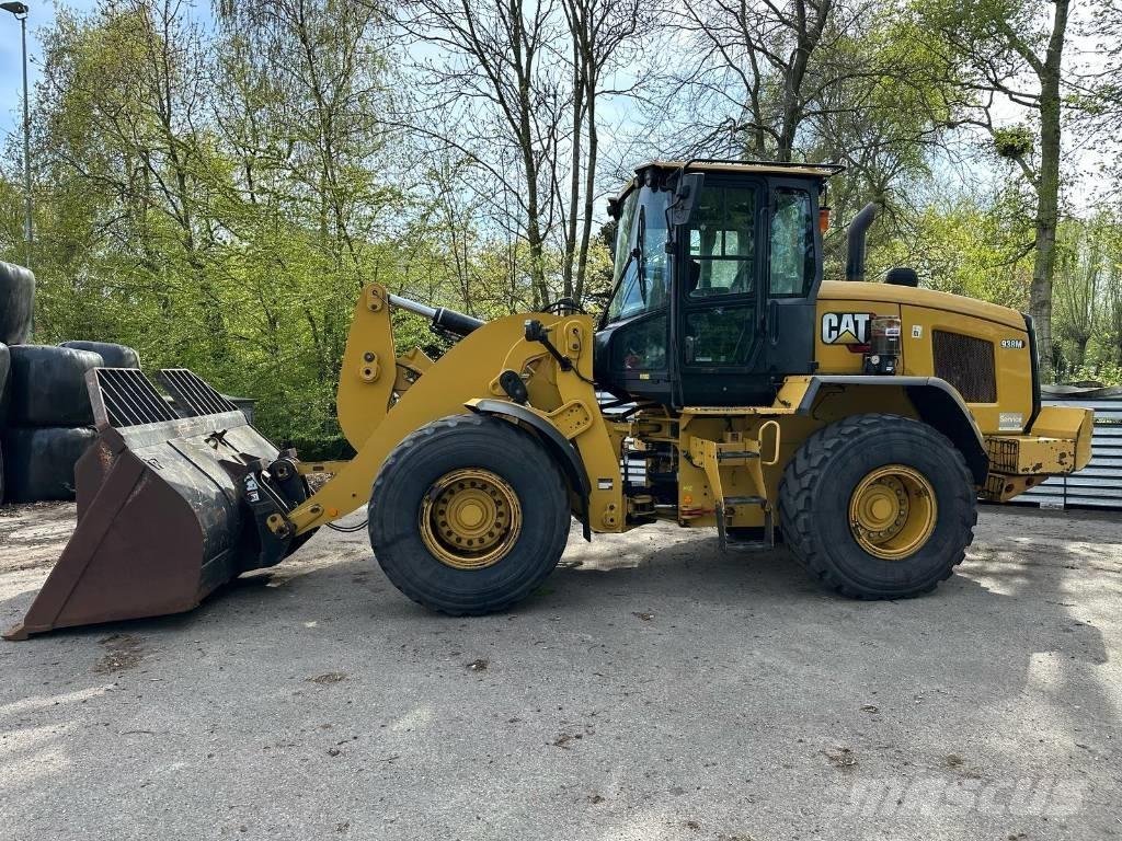 CAT 938M Chargeuse sur pneus