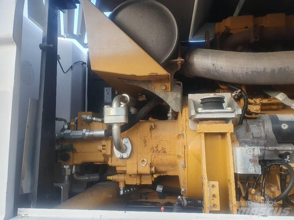 CAT M 316 D Pelle sur pneus