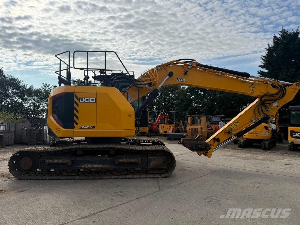 JCB 245 XLR Pelle sur chenilles
