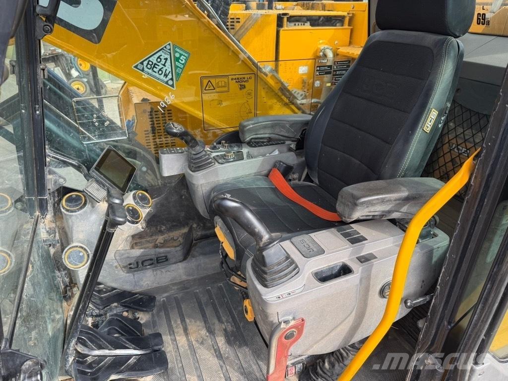 JCB 245 XLR Pelle sur chenilles