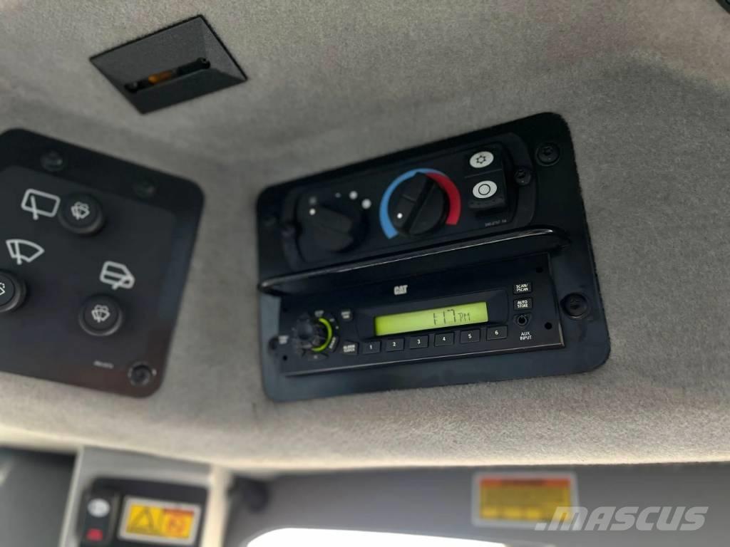 CAT 140M Niveleuse