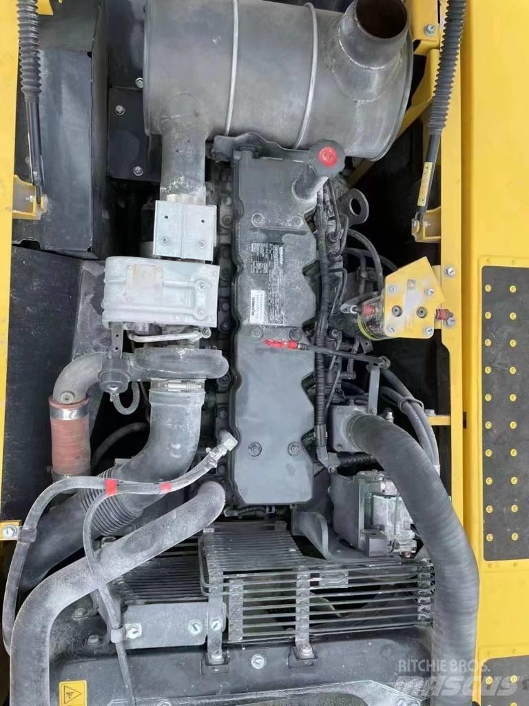 Komatsu PC220-8 Pelle sur chenilles