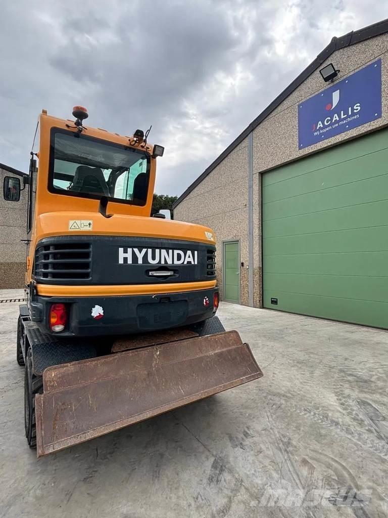 Hyundai R55W-9A Pelle sur pneus
