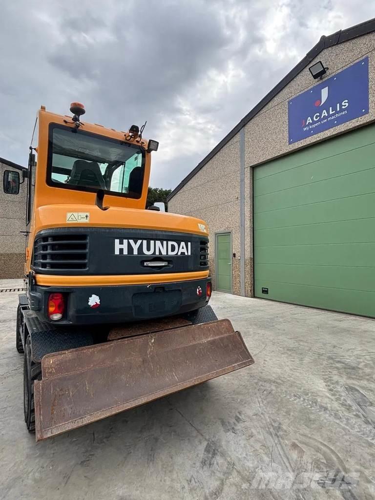 Hyundai R55W-9A Pelle sur pneus