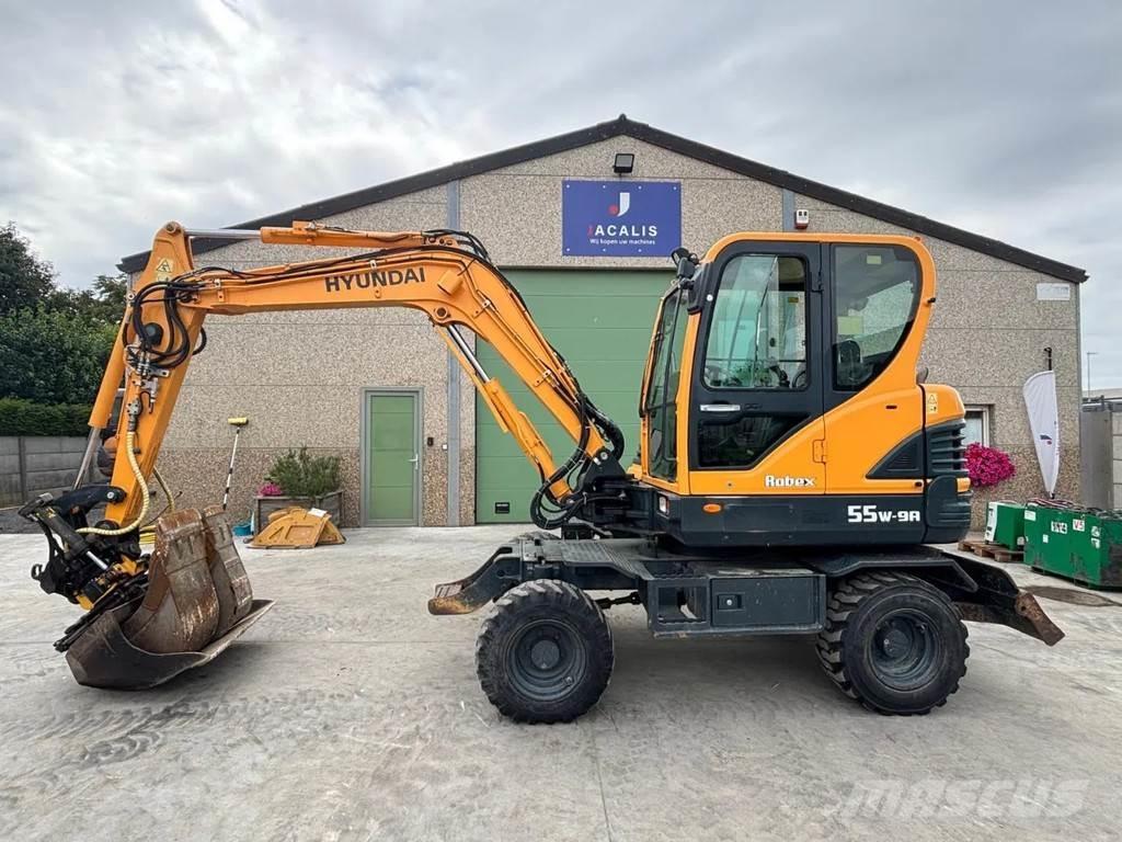 Hyundai R55W-9A Pelle sur pneus
