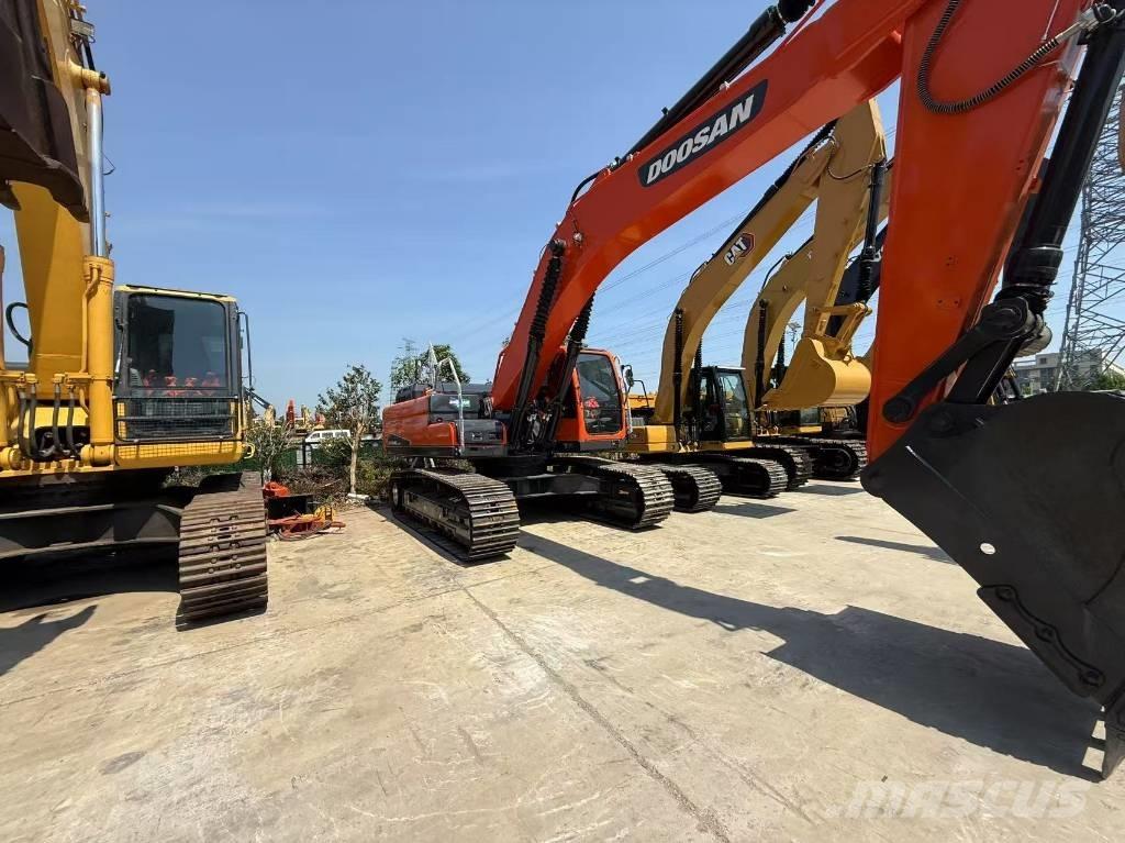 Doosan DX 340 Pelle sur chenilles