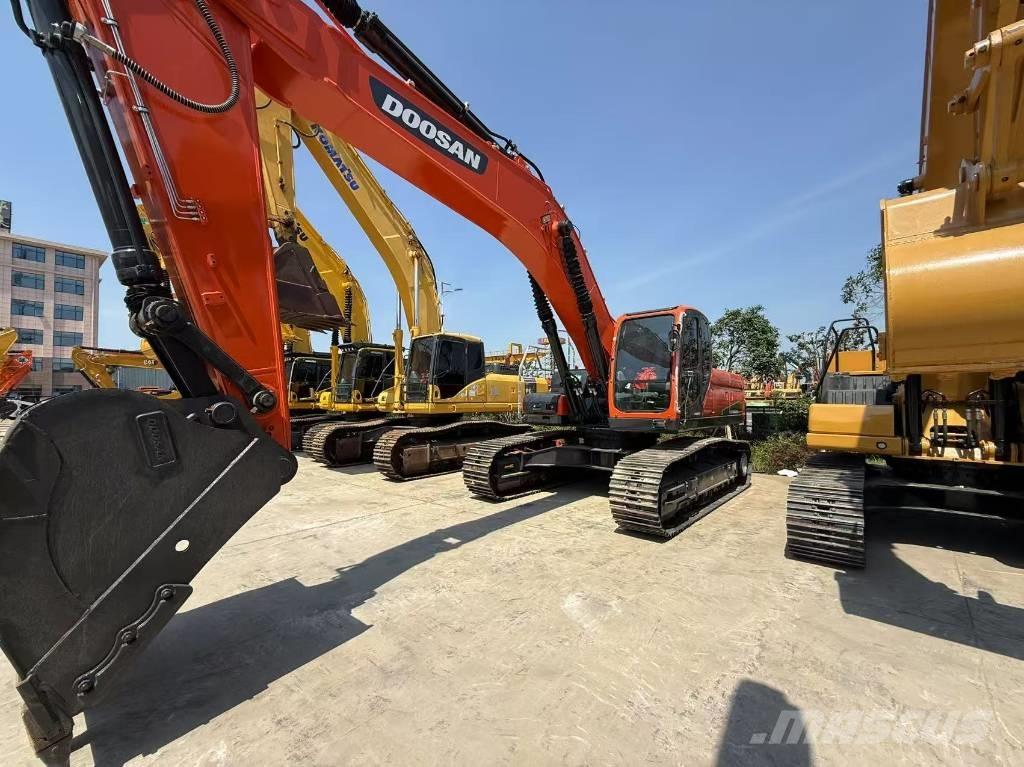 Doosan DX 340 Pelle sur chenilles