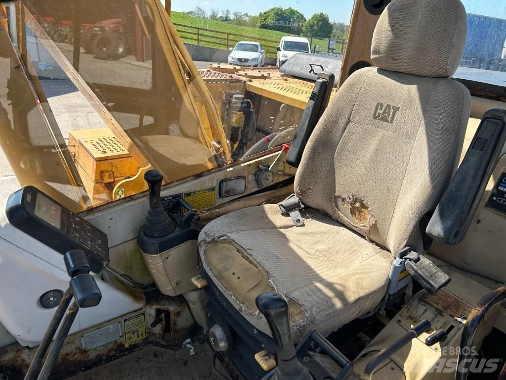 CAT 312 Pelle sur chenilles