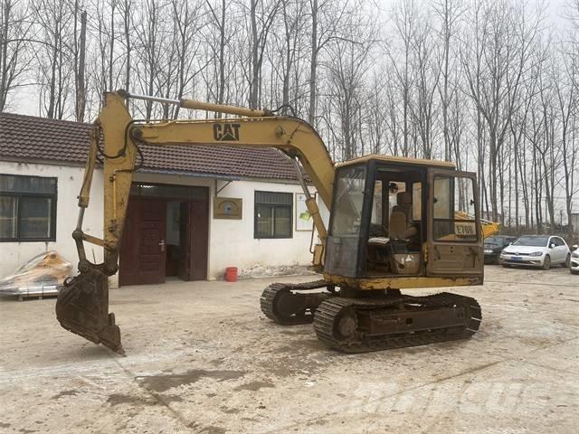 CAT E70B Pelle sur chenilles