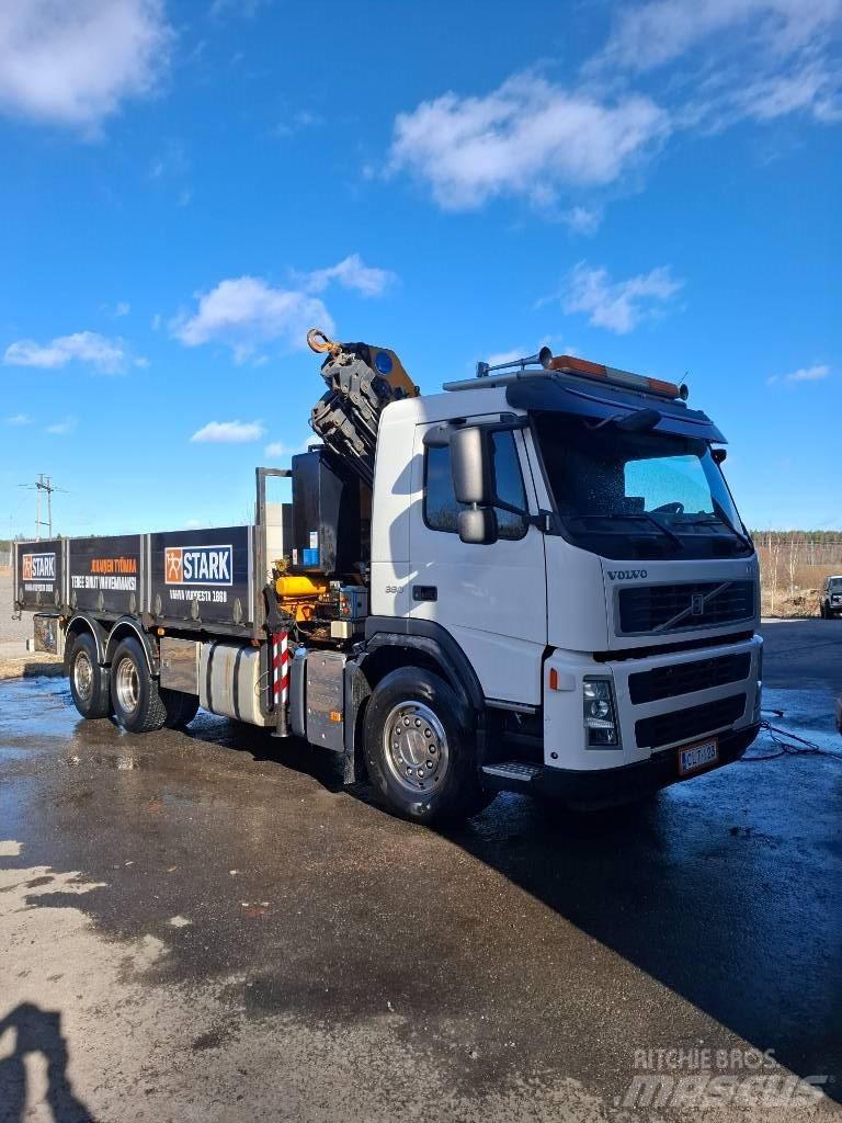 Volvo FM 13 Camion plateau ridelle avec grue
