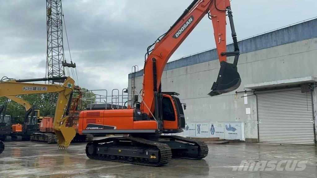 Doosan DX 225 LC Pelle sur chenilles