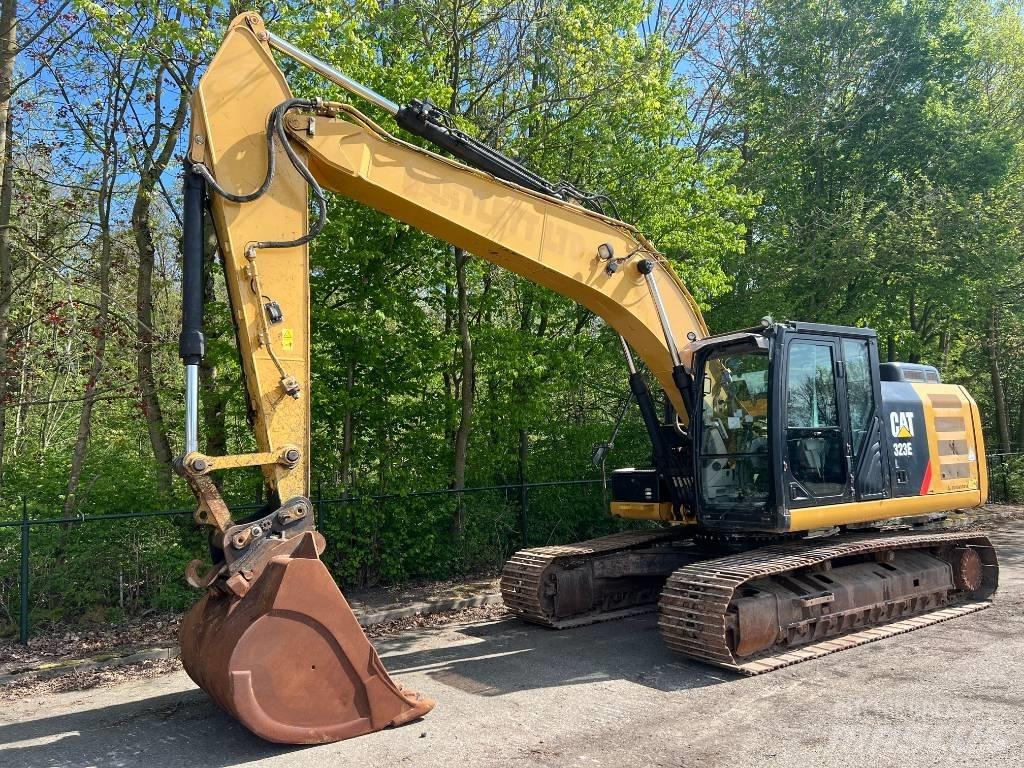 CAT 323 E Pelle sur chenilles