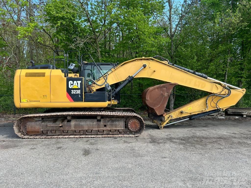 CAT 323 E Pelle sur chenilles