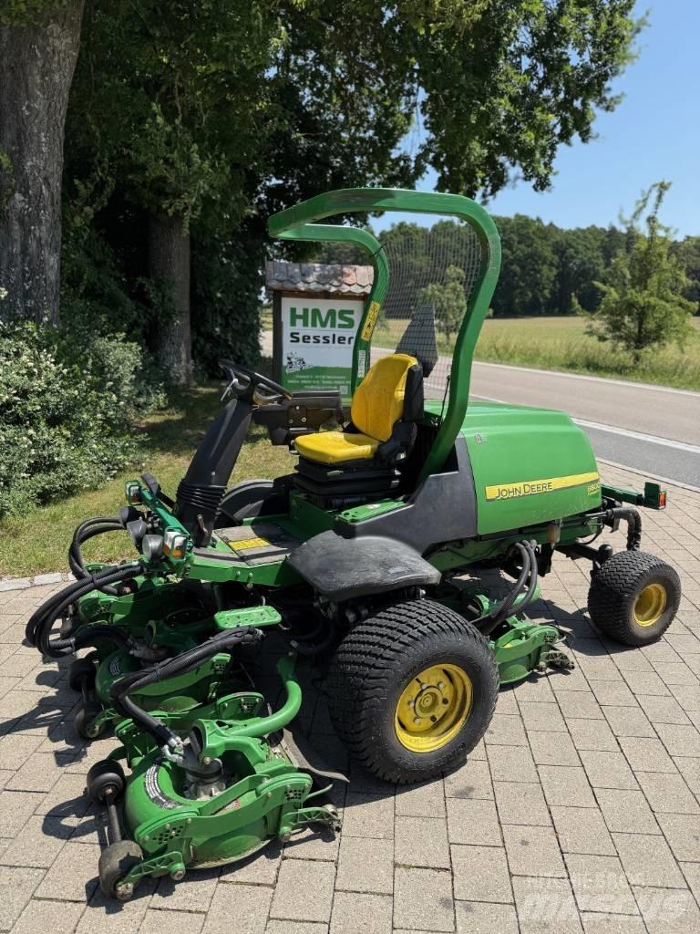 John Deere 8800 Tondeuses montées