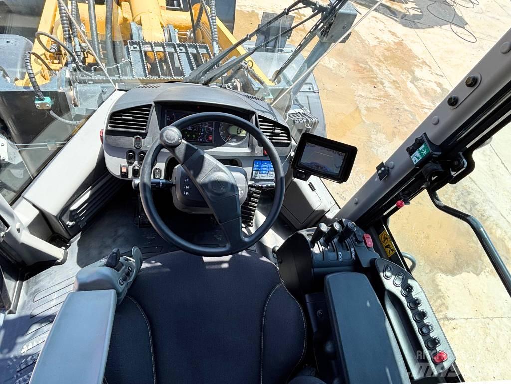 Komatsu WA380-8E0 Chargeuse sur pneus