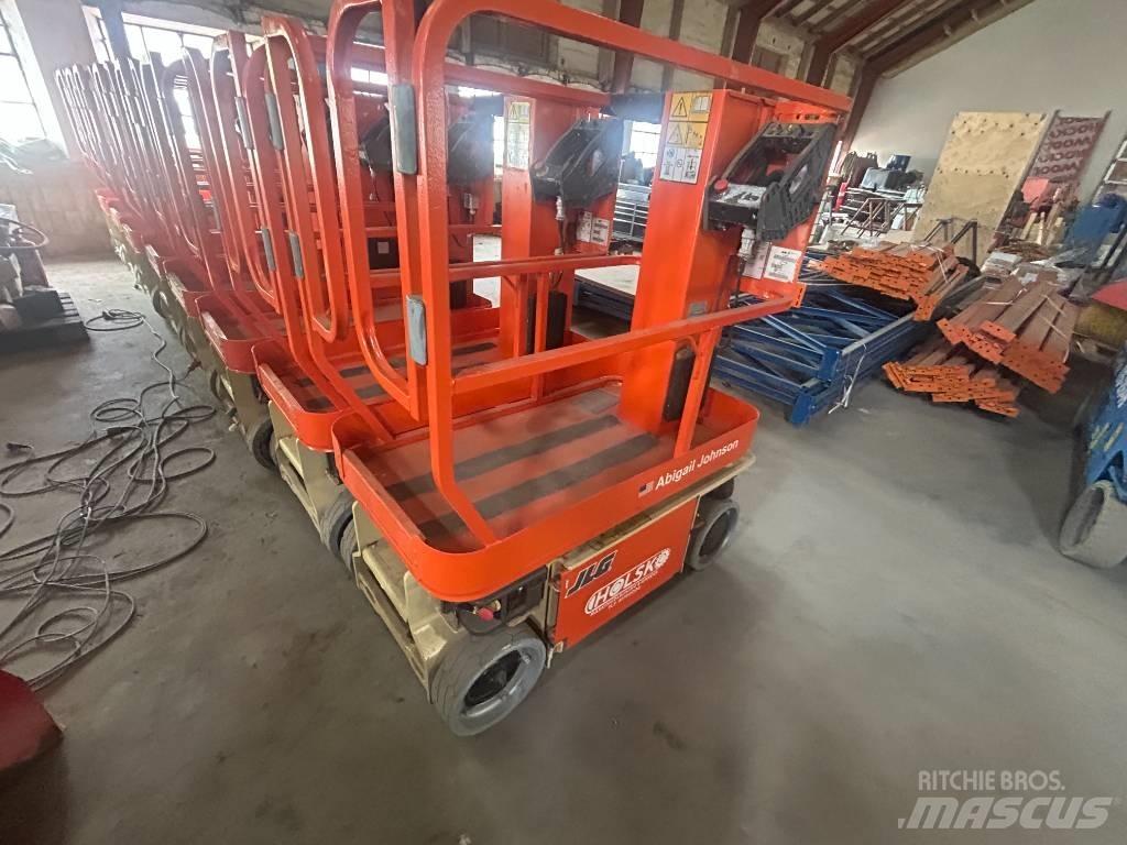 JLG 1230 ES Mât vertical