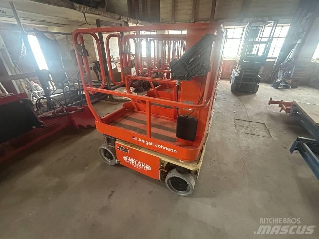JLG 1230 ES Mât vertical