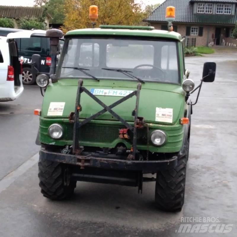 Mercedes-Benz U421 Tracteur