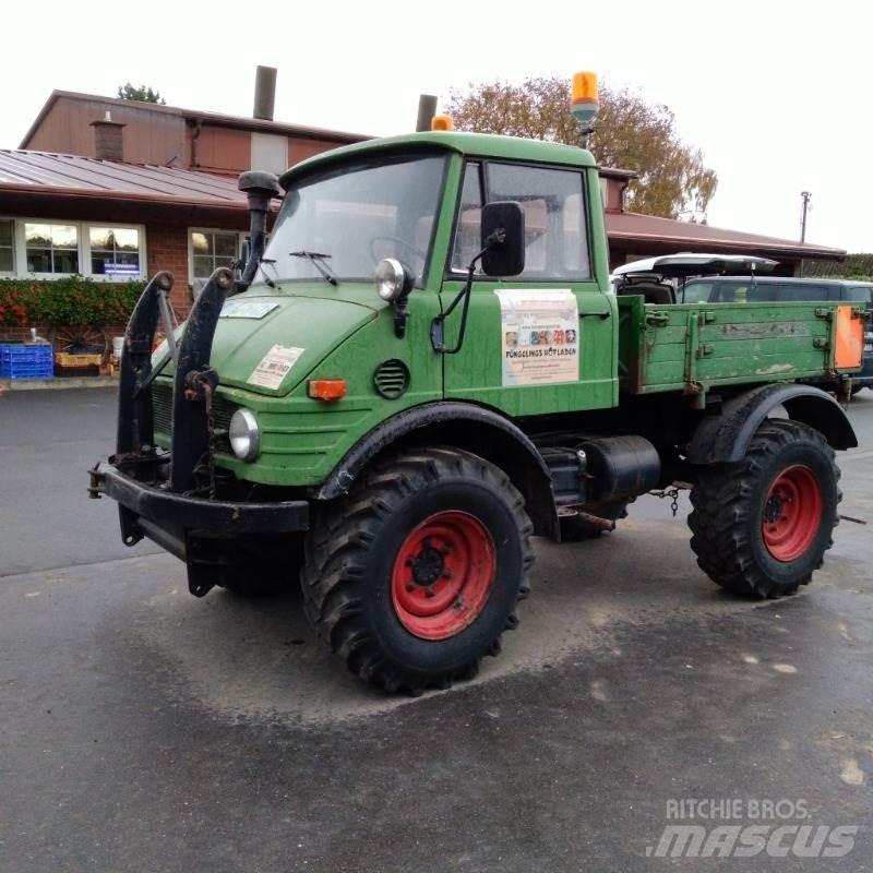 Mercedes-Benz U421 Tracteur
