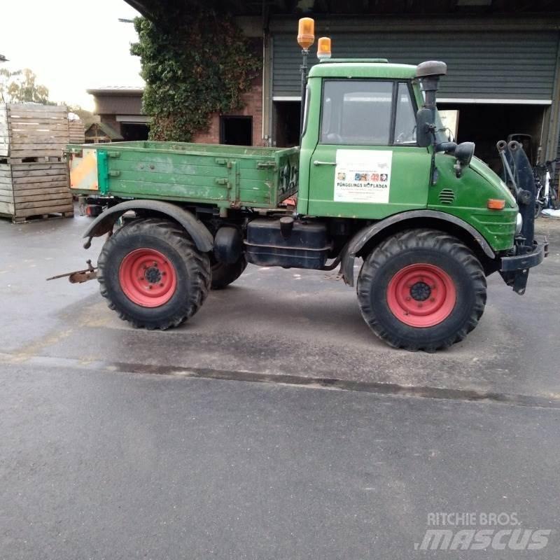 Mercedes-Benz U421 Tracteur
