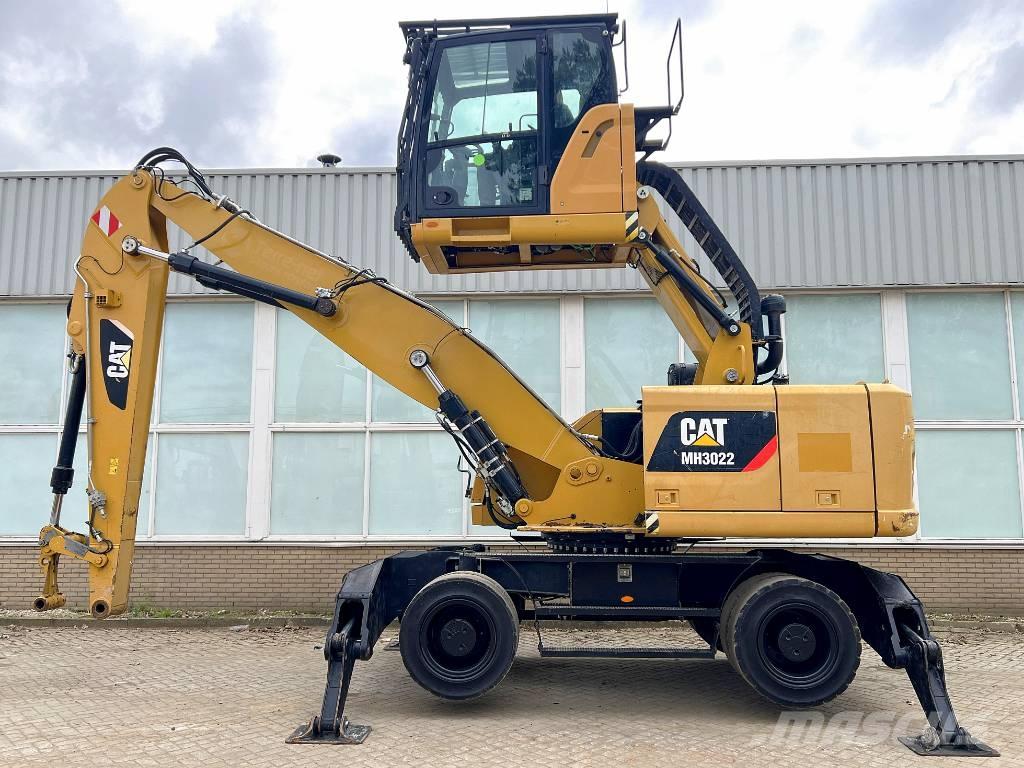 CAT MH3022  2015   CE Pelle à déchets