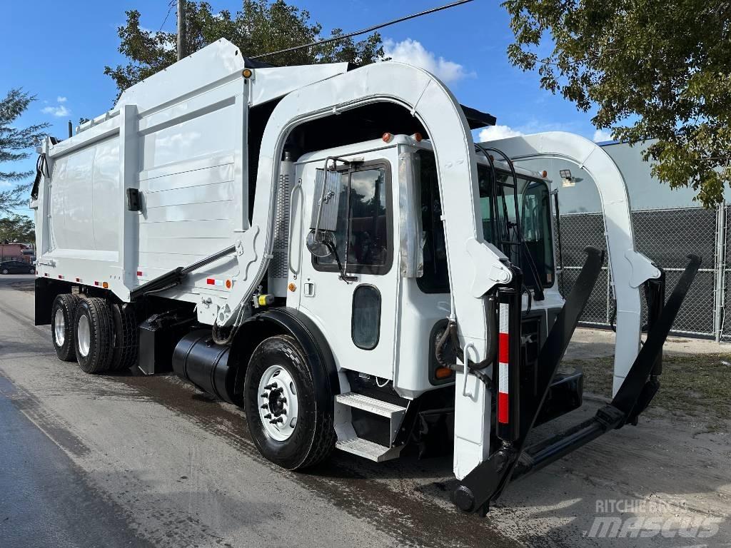 Mack MRU 613 Camion poubelle