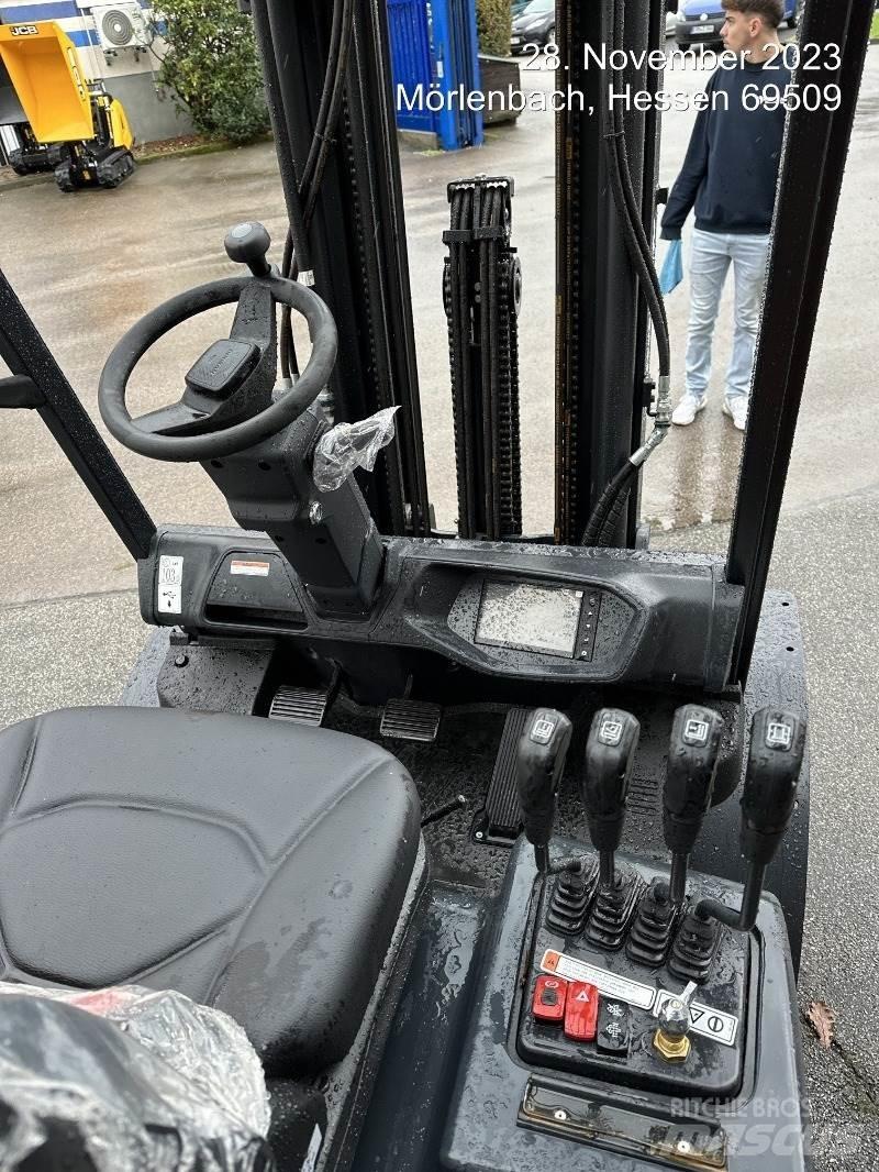 Doosan D30NXS Chariots diesel