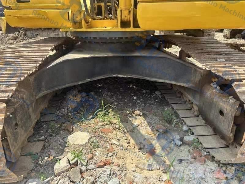 Komatsu PC220-7 Pelle sur chenilles