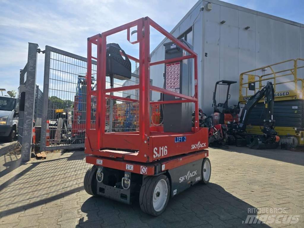 SkyJack SJ 16 Mât vertical