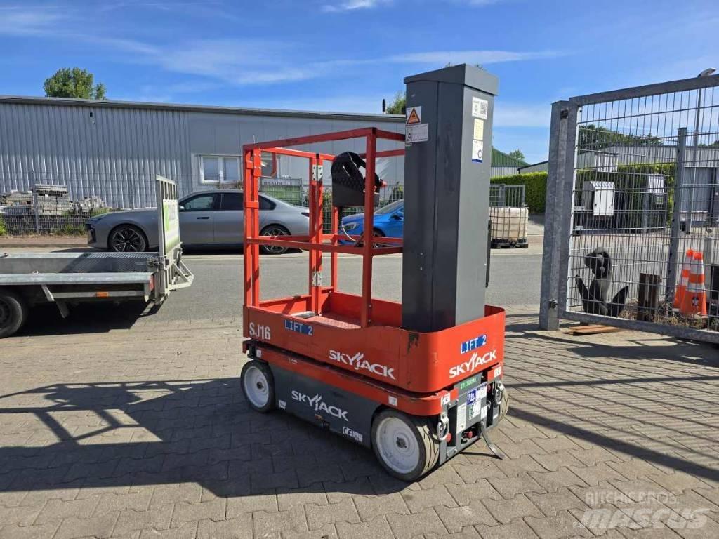 SkyJack SJ 16 Mât vertical