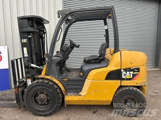 CAT DP40NT Chariots diesel