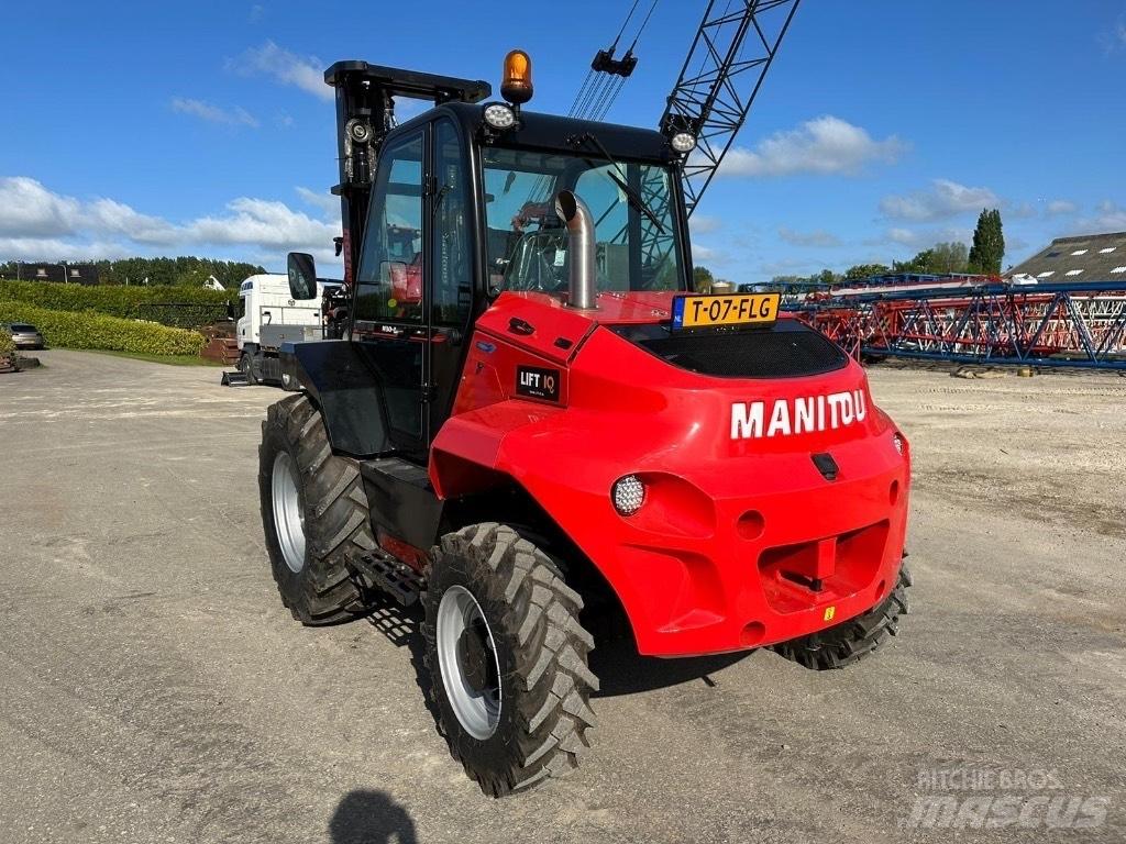 Manitou M 30.4 Chariot tout terrain