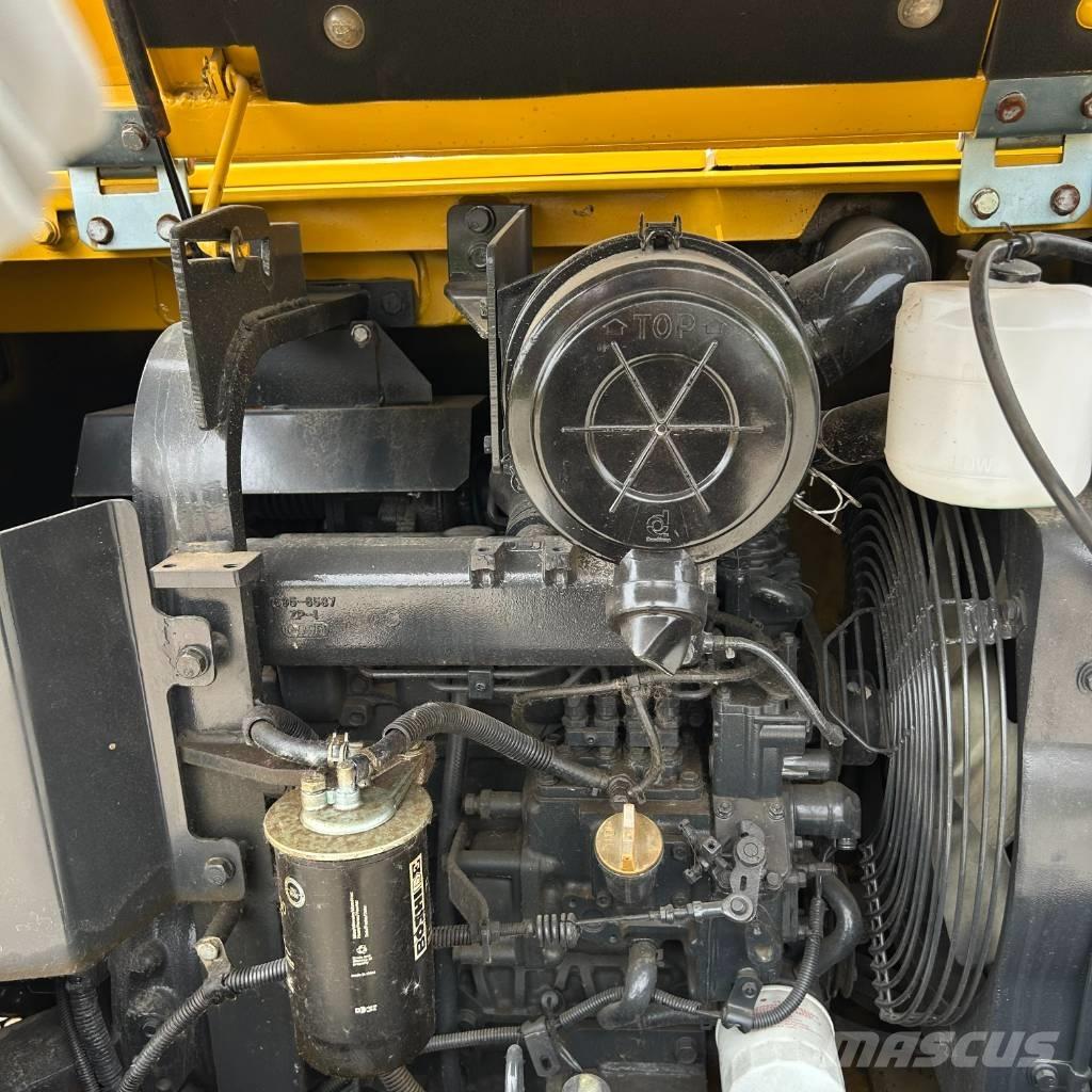 Komatsu 56-7 Pelle sur chenilles