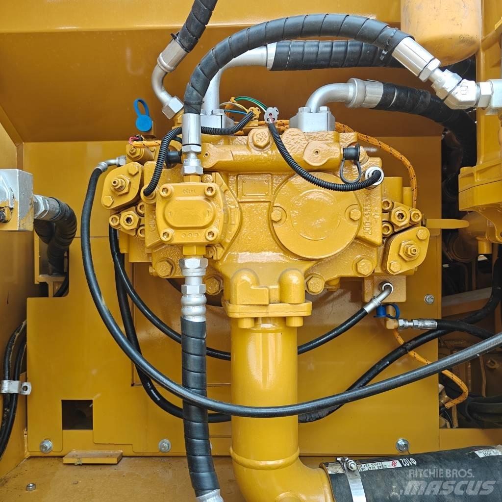 CAT 325 D L Pelle sur chenilles