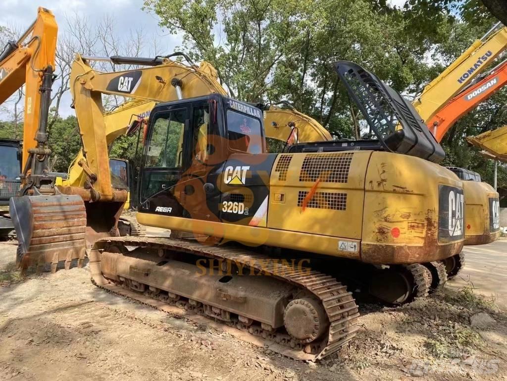 CAT 326 D2 Pelle sur chenilles