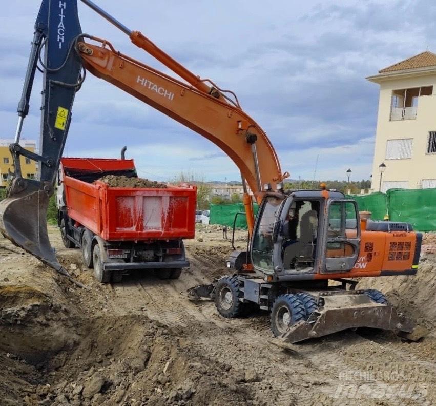 Hitachi ZX 210 W Pelle sur pneus