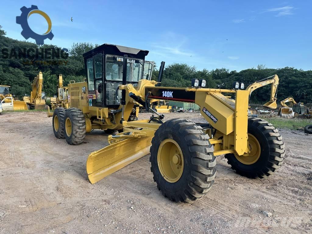 CAT 140K Niveleuse